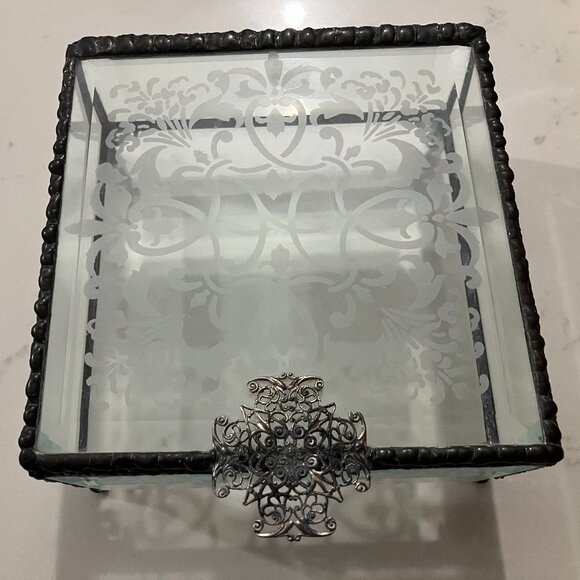 Hand-Etched Crystal Keepsake Box - Picture 5 of 5